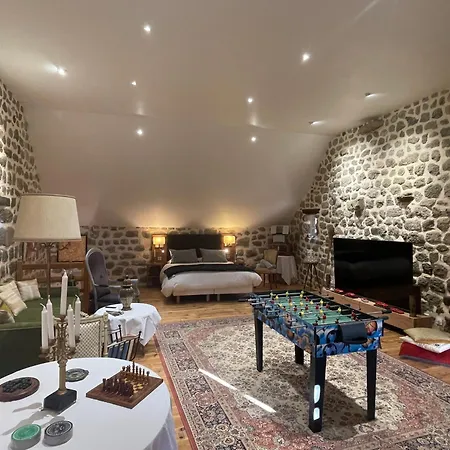 Maison Familiale De 1800 Entierement Renovee * Serverette