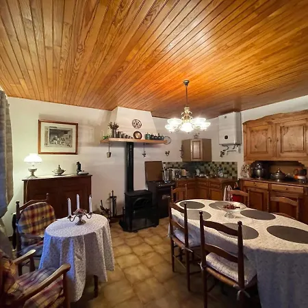 Casa de Férias Maison Familiale De 1800 Entierement Renovee Serverette