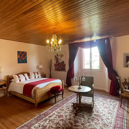 Maison Familiale De 1800 Entièrement Rénovée *